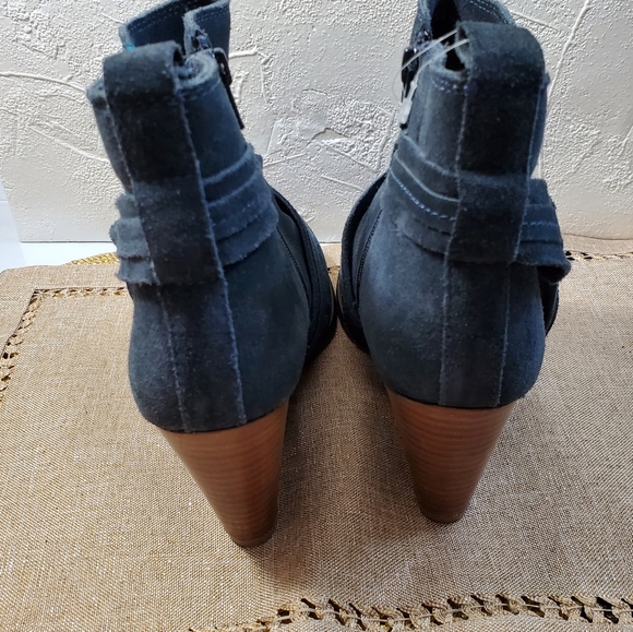 Diba Distressed Navy Blue Suede Leather Wedge Booties sz 8.5 - Picture 6 of 10